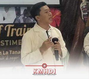 Mencari Panggung, Melupakan Tujuan: Refleksi Kritis atas Kepemimpinan dan Eksklusivisme yang Salah Arah